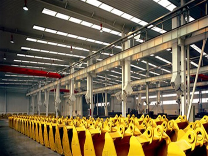 阿勒泰徐工集团挖掘机装配车间